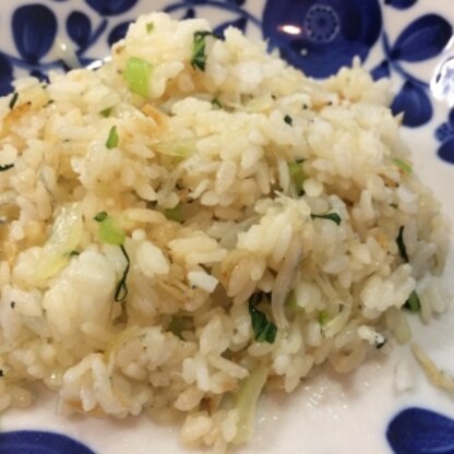 青菜嫌いの子どもとのランチに。小松菜控えめにしましたが美味しく、ぱぱっとつくれて助かりました！ご馳走様です☆